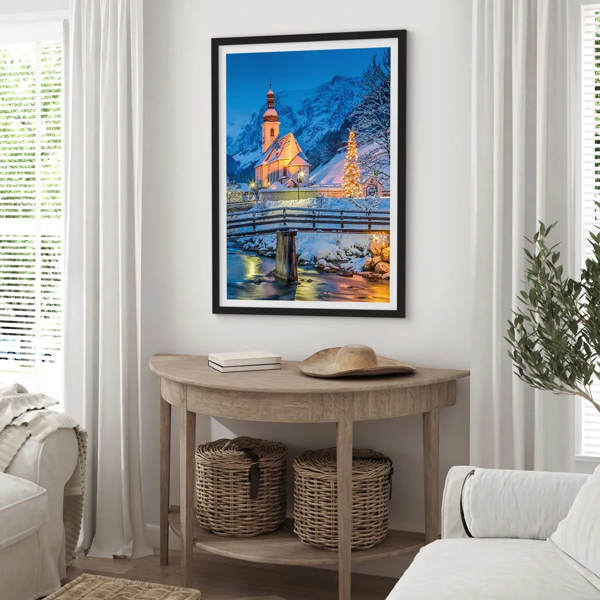 Pôster com moldura preta - Uma igreja em um ambiente de inverno com uma árvore de Natal e luzes natalinas - 50x70cm - O Espírito do Natal - Decoração de parede moderna para a sala de estar e quarto ARTTOR