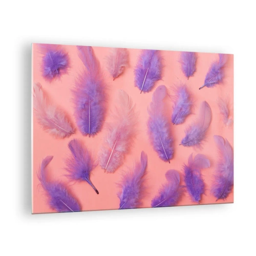 Quadro em vidro - Penas roxas sobre fundo rosa em uma composição delicada - 70x50cm - Ave lilás do desejo - Decoração de parede moderna para a sala de estar e quarto ARTTOR