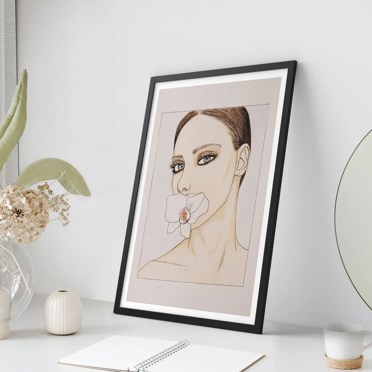 Pôster com moldura preta - Retrato de uma mulher com uma orquídea nos lábios - 50x70cm - Símbolo de elegância e beleza - Decoração de parede moderna para a sala de estar e quarto ARTTOR