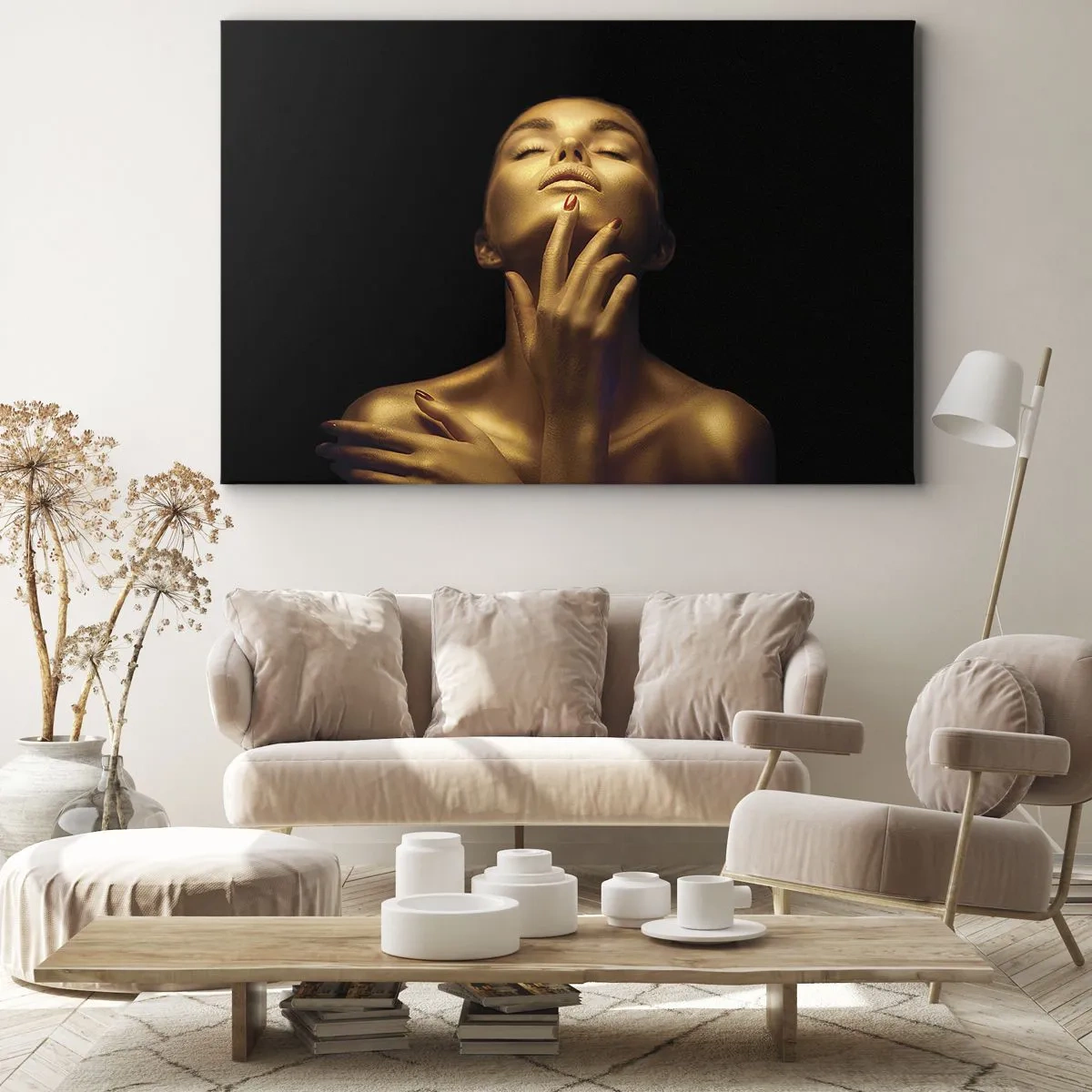 Quadro em tela - Retrato de uma mulher com um brilho dourado sobre um fundo preto - 70x50cm - Como seda dourada - Decoração de parede moderna para a sala de estar e quarto ARTTOR