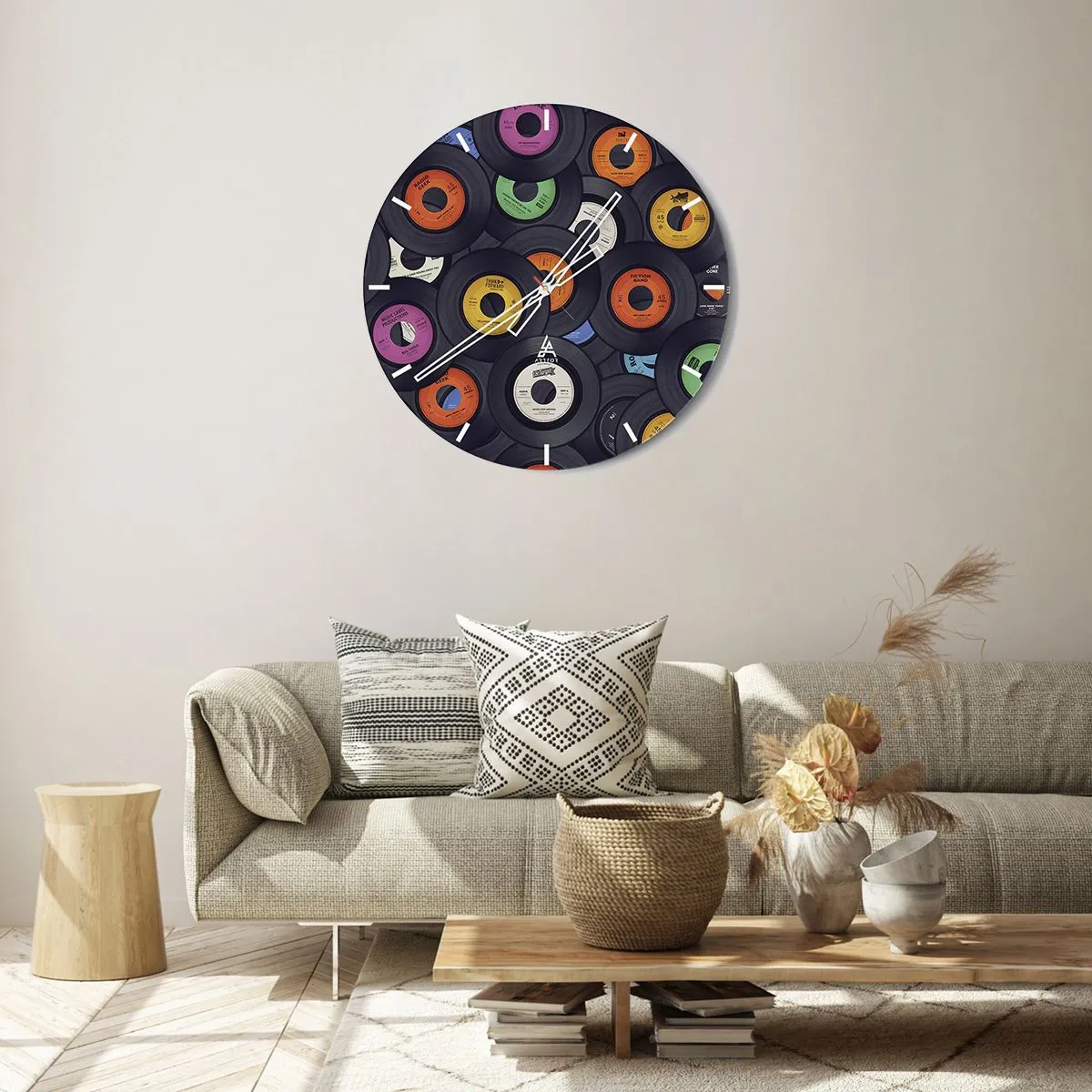 Relógio de parede - Relógio em vidro - Discos de vinil coloridos em um arranjo artístico - 30x30cm - Cores dos clássicos - Decoração de parede moderna para a sala de estar, cozinha e quarto ARTTOR