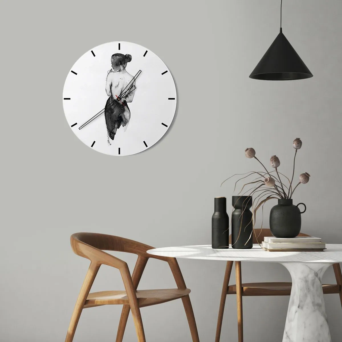 Relógio de parede - Relógio em vidro - Silhueta em preto e branco de uma mulher com as costas expostas - 30x30cm - Com ela, o mundo desaparece - Decoração de parede moderna para a sala de estar, cozinha e quarto ARTTOR