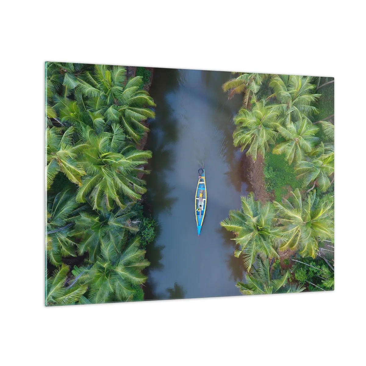 Quadro em vidro - Uma vista aérea de um barco navegando por um canal entre palmeiras tropicais - 70x50cm - Em uma trilha tropical - Decoração de parede moderna para a sala de estar e quarto ARTTOR