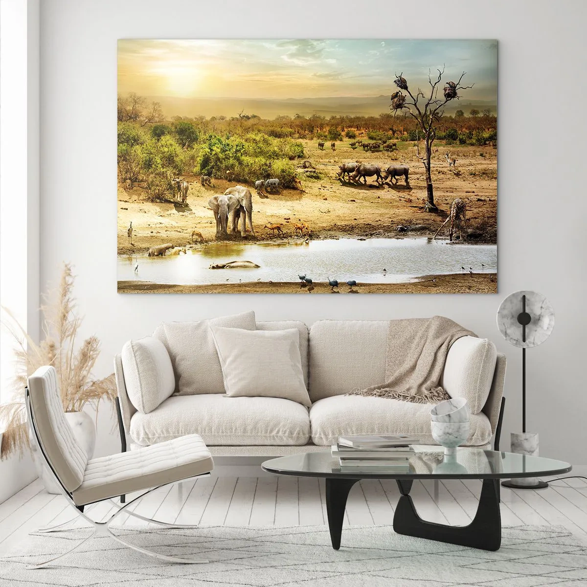 Quadro em vidro - Elefantes e animais em um bebedouro com uma paisagem africana como pano de fundo - 70x50cm - Um rio corria no Éden... - Decoração de parede moderna para a sala de estar e quarto ARTTOR