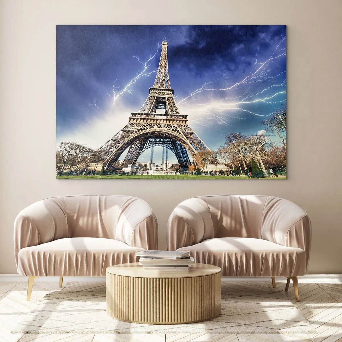 Quadro em vidro - A Torre Eiffel cercada por raios em um dia nublado - 70x50cm - Senhora das Tempestades - Decoração de parede moderna para a sala de estar e quarto ARTTOR