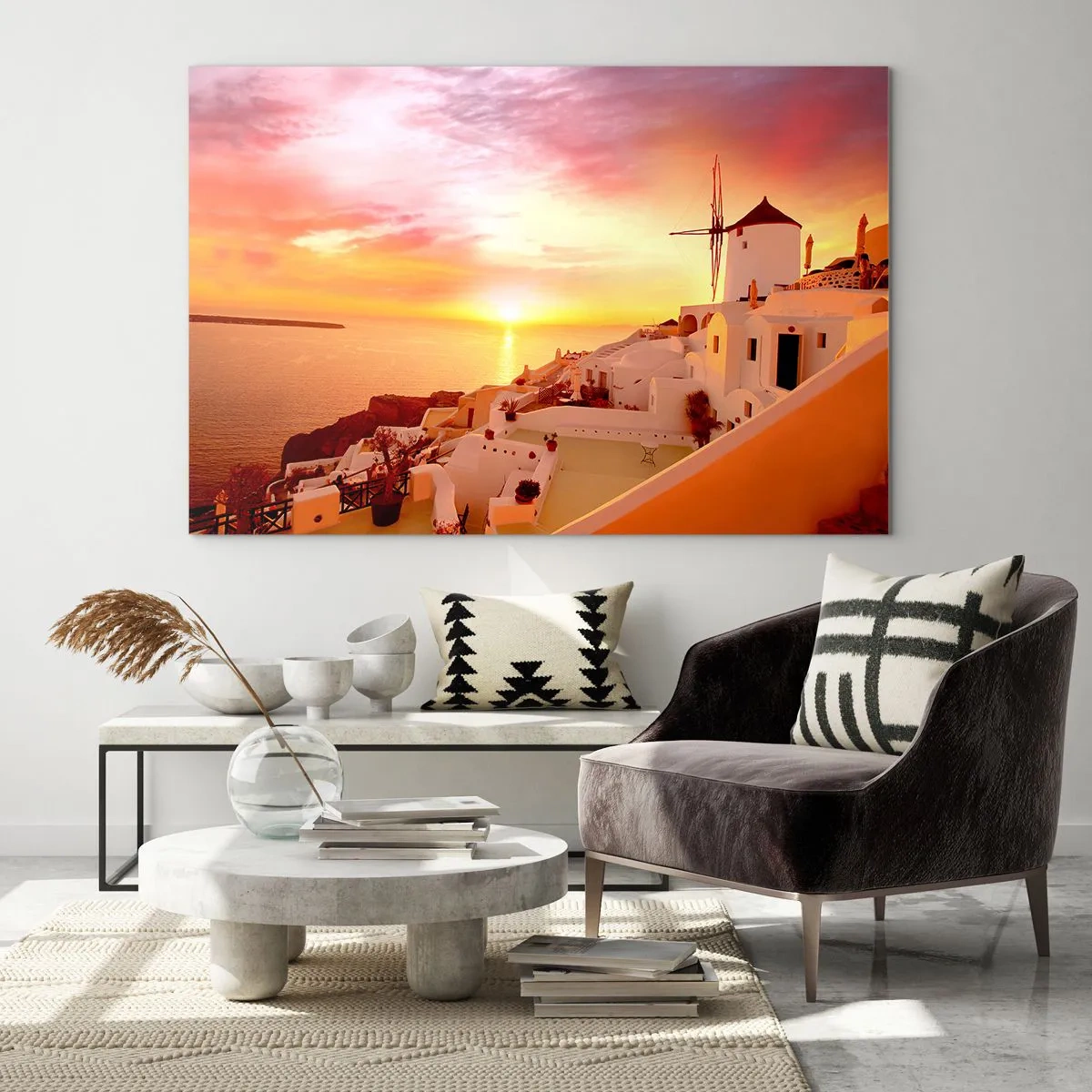 Quadro em vidro - Pôr do sol sobre Santorini com edifícios brancos e um moinho de vento - 70x50cm - Derreter em branco e ouro - Decoração de parede moderna para a sala de estar e quarto ARTTOR