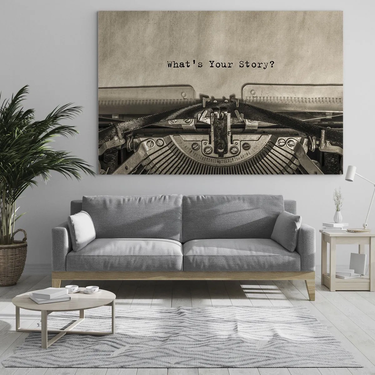 Quadro em vidro - Close de uma máquina de escrever com o texto 'Qual é a sua história?' - 70x50cm - Conta-me - Decoração de parede moderna para a sala de estar e quarto ARTTOR
