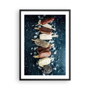 Pôster com moldura preta - Picolés variados cercados por gelo contra um céu escuro - 50x70cm - O sabor de um verão quente - Decoração de parede moderna para a sala de estar e quarto ARTTOR