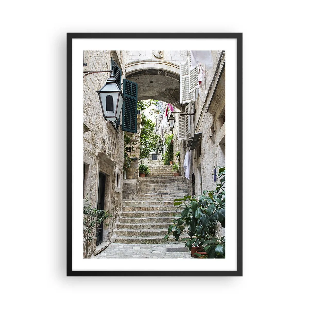 Pôster com moldura preta - Uma pitoresca rua de pedra com escadas e vegetação - 50x70cm - Beco encantador - Decoração de parede moderna para a sala de estar e quarto ARTTOR
