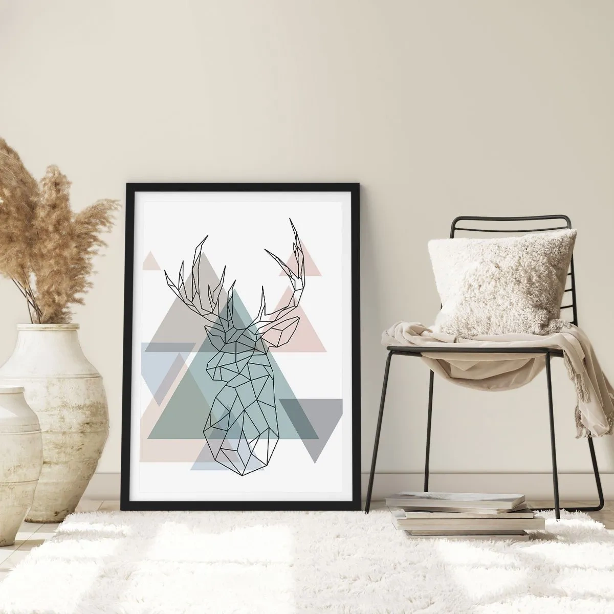Pôster com moldura preta - Silhueta geométrica de um veado contra um fundo de triângulos - 50x70cm - Numa floresta geométrica - Decoração de parede moderna para a sala de estar e quarto ARTTOR