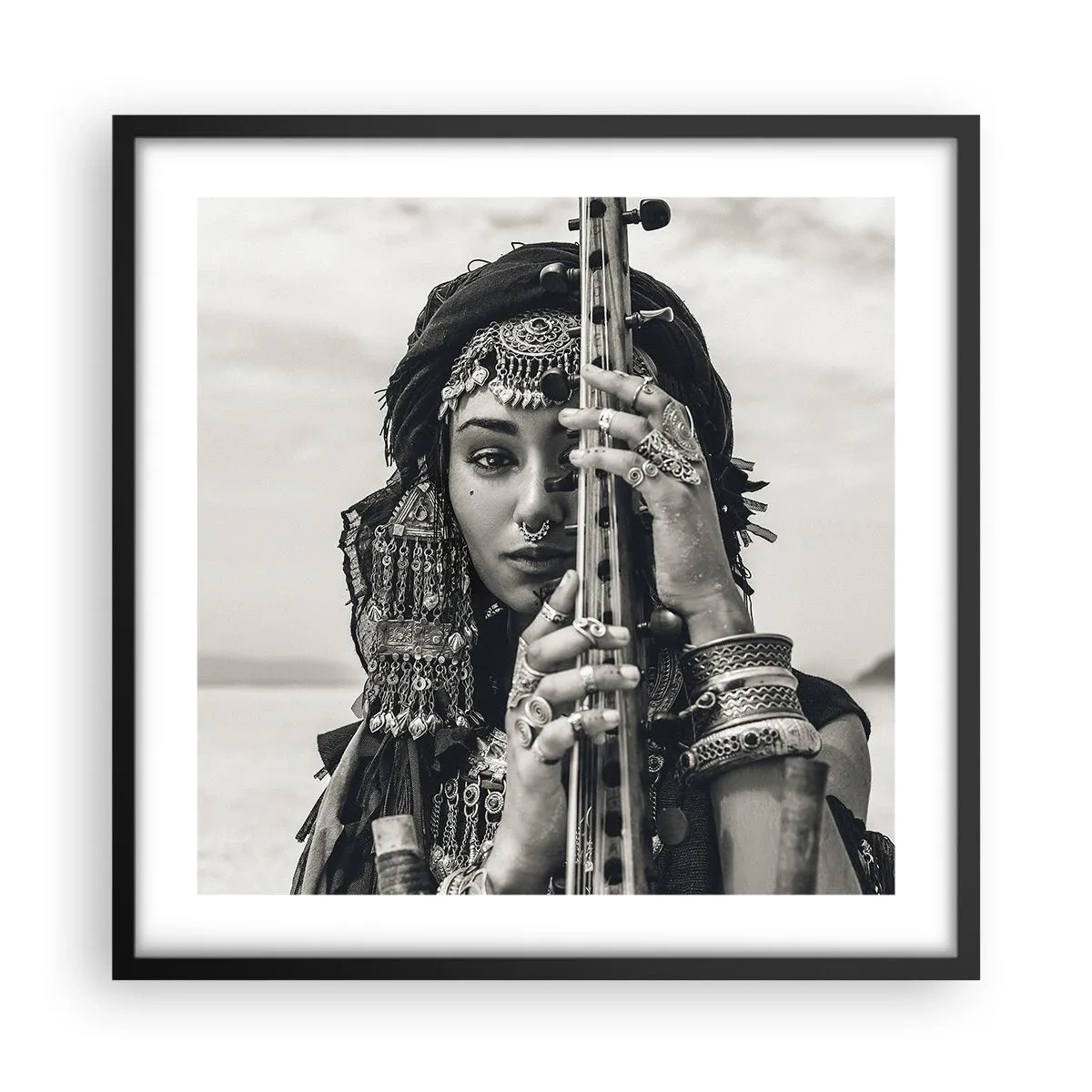 Pôster com moldura preta - A própria música oriental - 50x50 cm