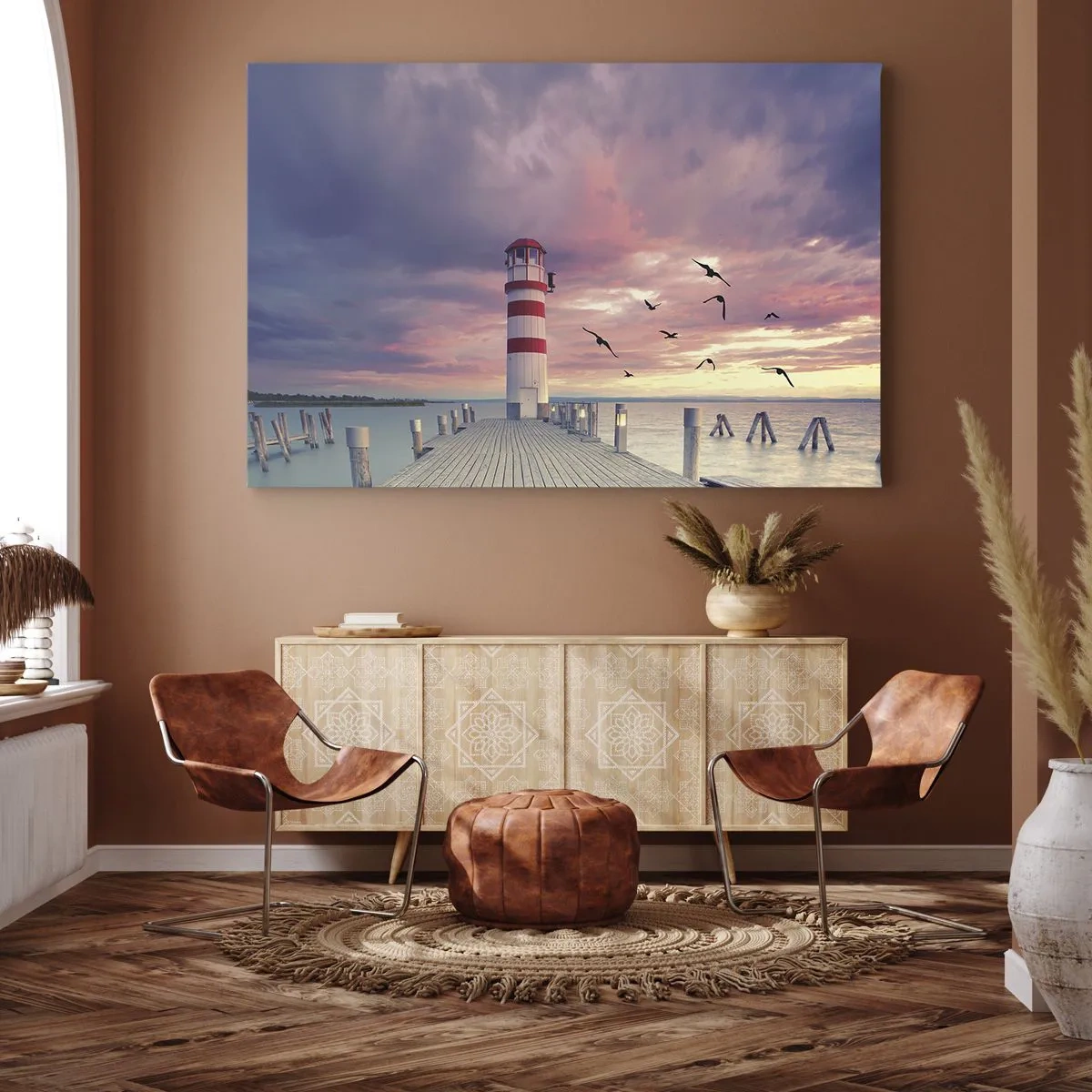 Quadro em tela - Um farol no cais cercado por um pôr do sol pitoresco - 70x50cm - Hora de ir ao porto - Decoração de parede moderna para a sala de estar e quarto ARTTOR