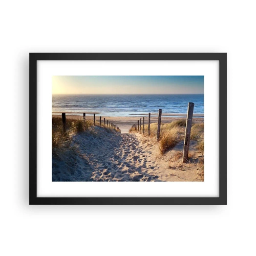 Pôster com moldura preta - O som do mar, o canto dos pássaros, a praia selvagem entre a relva... - 40x30 cm