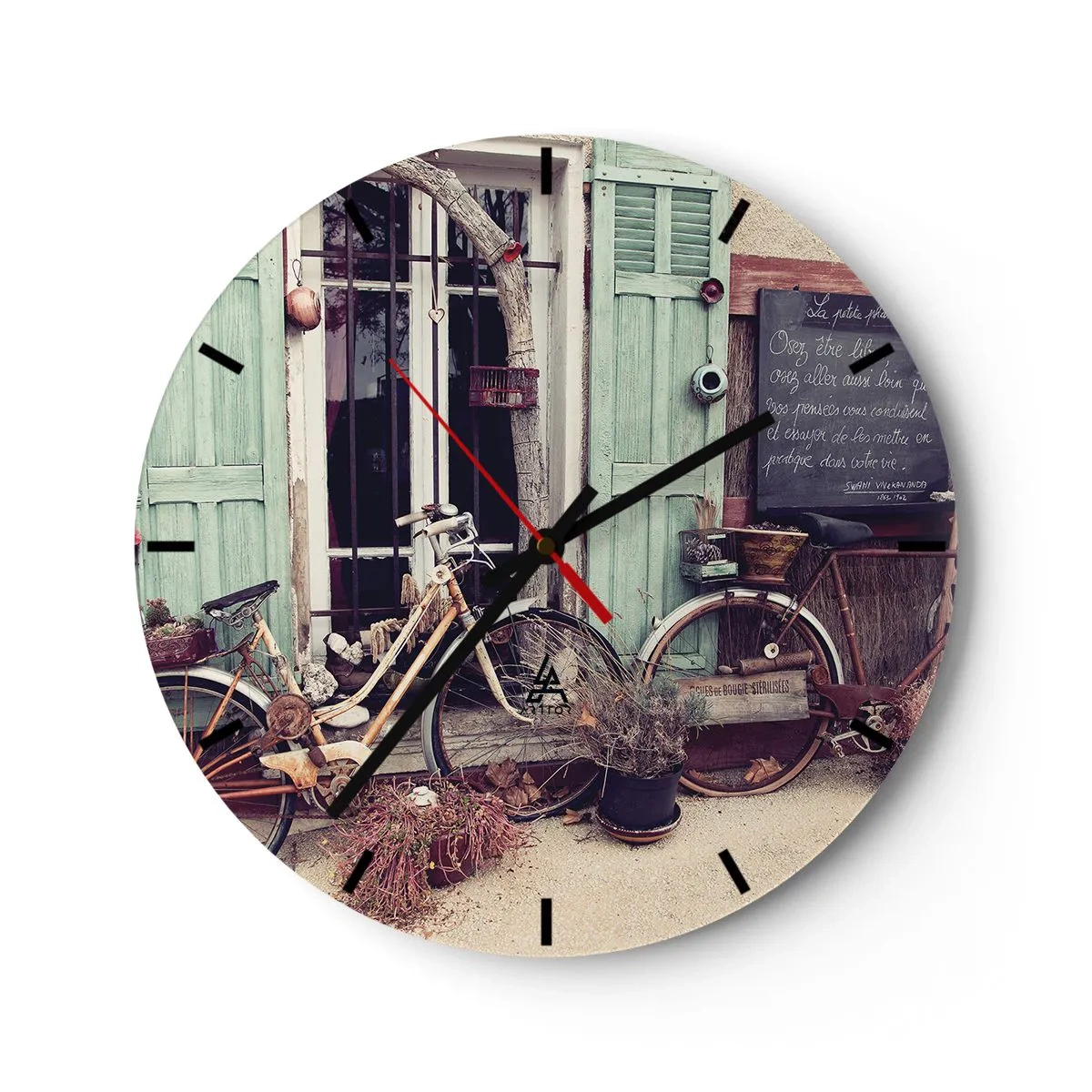 Relógio de parede - Relógio em vidro - Bicicletas retrô em frente a persianas verdes - 30x30cm - Viva a província - Decoração de parede moderna para a sala de estar, cozinha e quarto ARTTOR