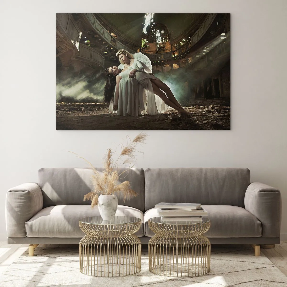 Quadro em vidro - Uma figura de anjo segurando uma mulher nas ruínas de um edifício - 70x50cm - O espírito do teatro antigo - Decoração de parede moderna para a sala de estar e quarto ARTTOR