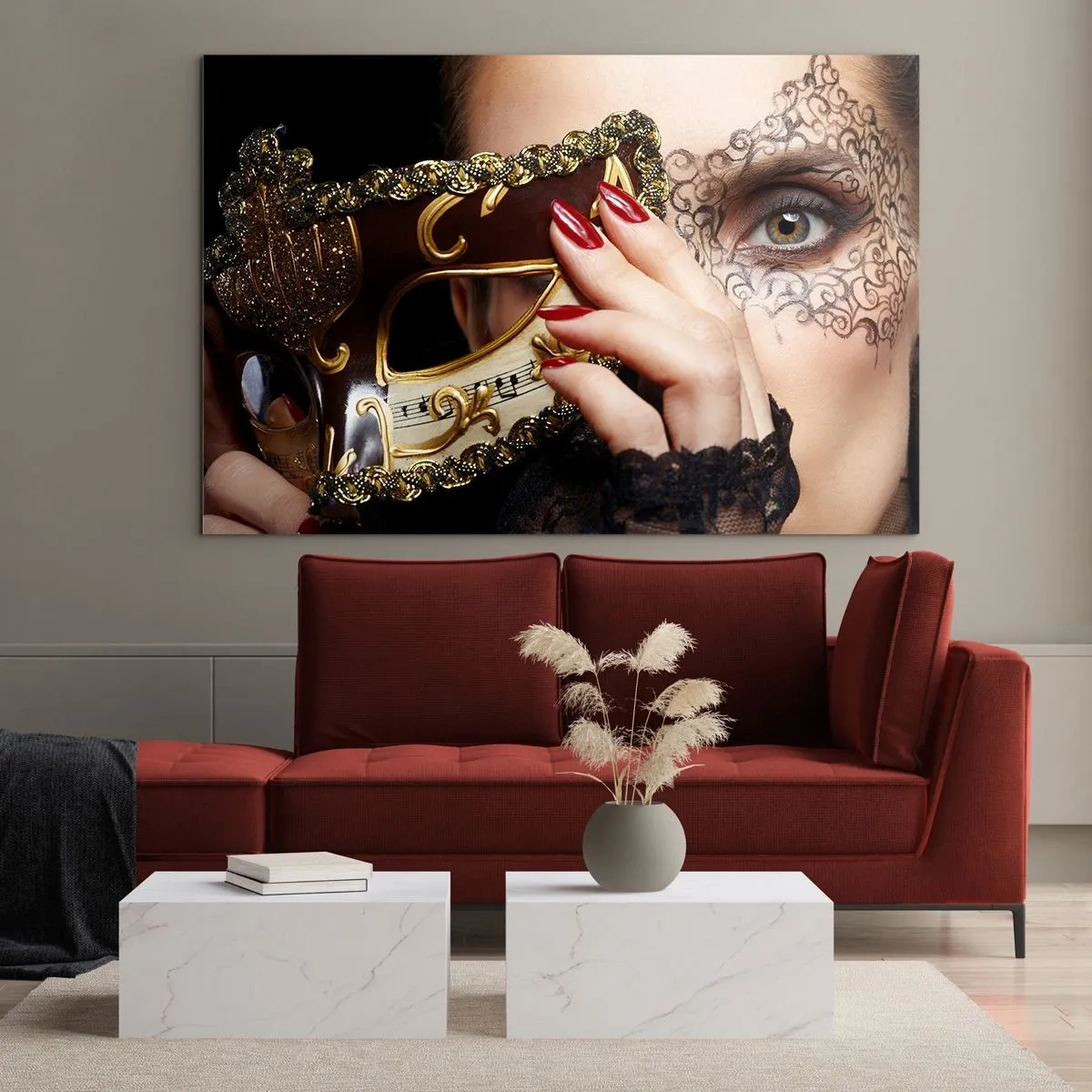 Quadro em vidro - Uma máscara veneziana dourada no rosto de uma mulher - 70x50cm - Meu mundo é barroco - Decoração de parede moderna para a sala de estar e quarto ARTTOR