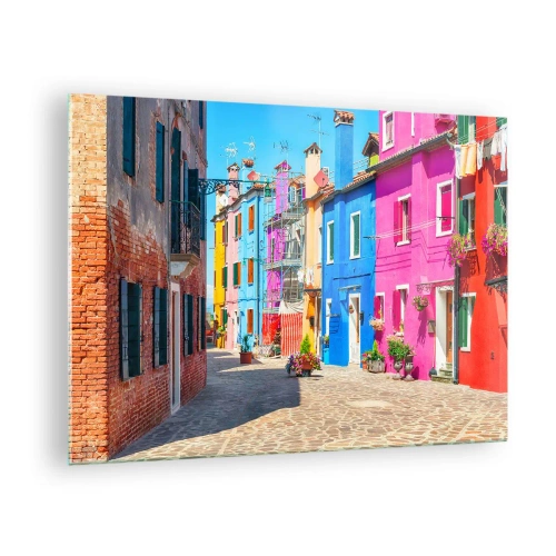 Quadro em vidro - Edifícios coloridos em uma rua estreita em uma cidade ensolarada - 70x50cm - A Cidade dos Papagaios - Decoração de parede moderna para a sala de estar e quarto ARTTOR