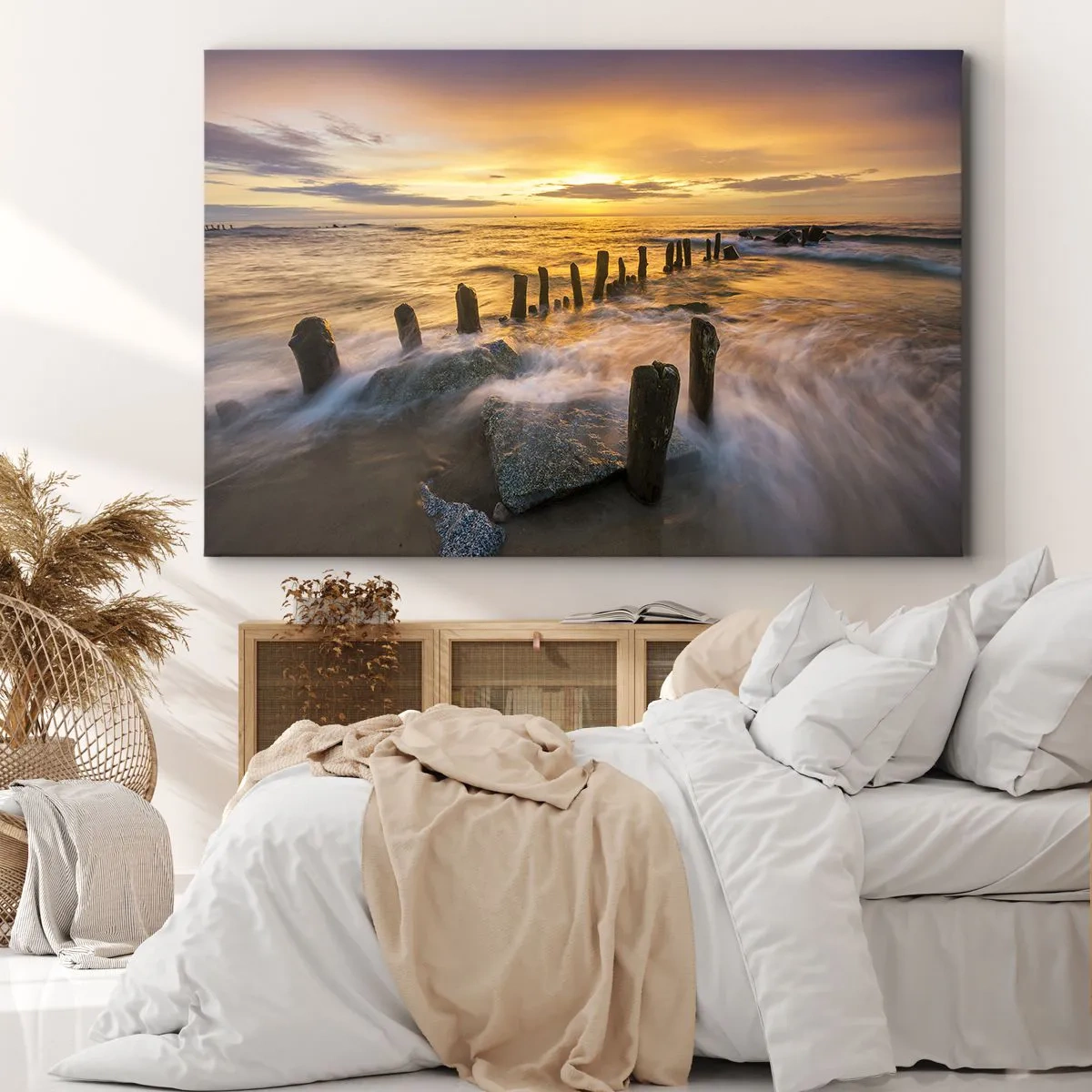 Quadro em tela - Pôr do sol sobre o mar com os restos de um antigo cais - 70x50cm - A beleza crua do Mar Báltico - Decoração de parede moderna para a sala de estar e quarto ARTTOR