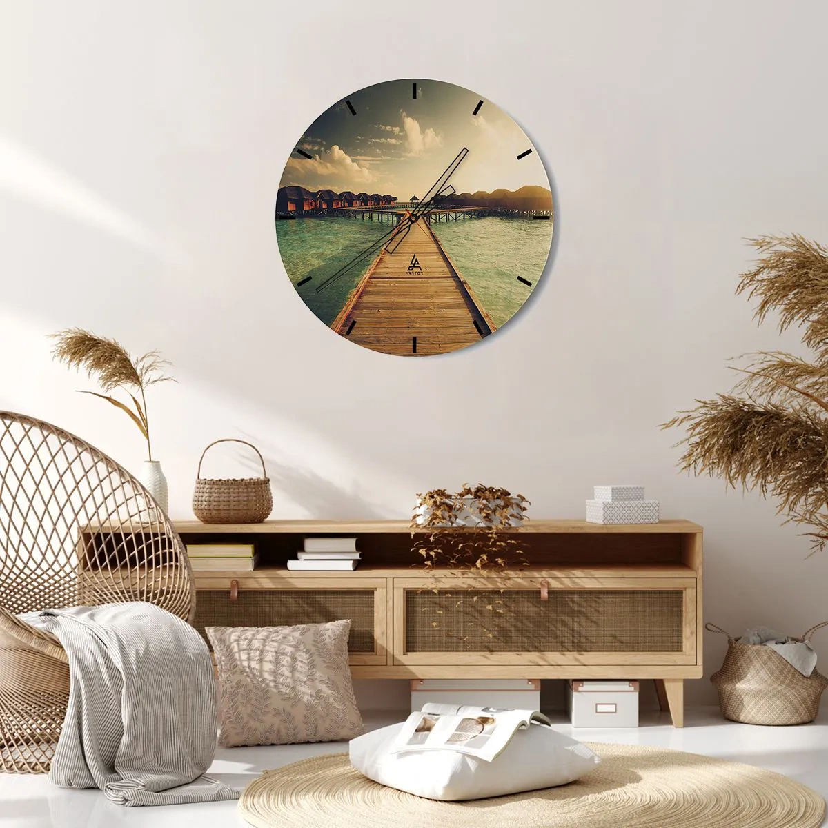 Relógio de parede - Relógio em vidro - O cais que leva às casas de água na luz do pôr do sol - 30x30cm - Um convite caloroso - Decoração de parede moderna para a sala de estar, cozinha e quarto ARTTOR