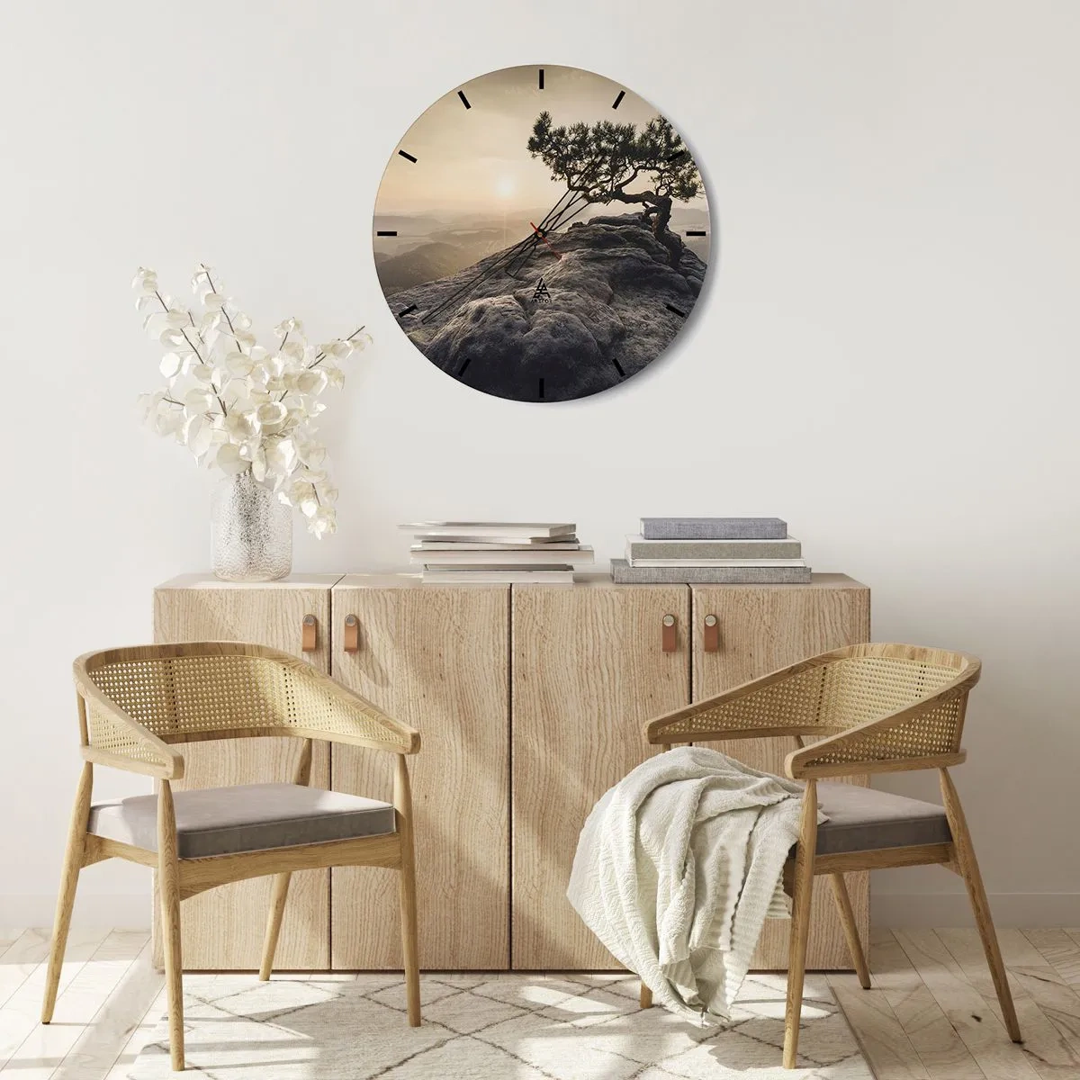 Relógio de parede - Relógio em vidro - Uma árvore solitária em uma rocha durante o pôr do sol - 30x30cm - A vida ganha sempre - Decoração de parede moderna para a sala de estar, cozinha e quarto ARTTOR