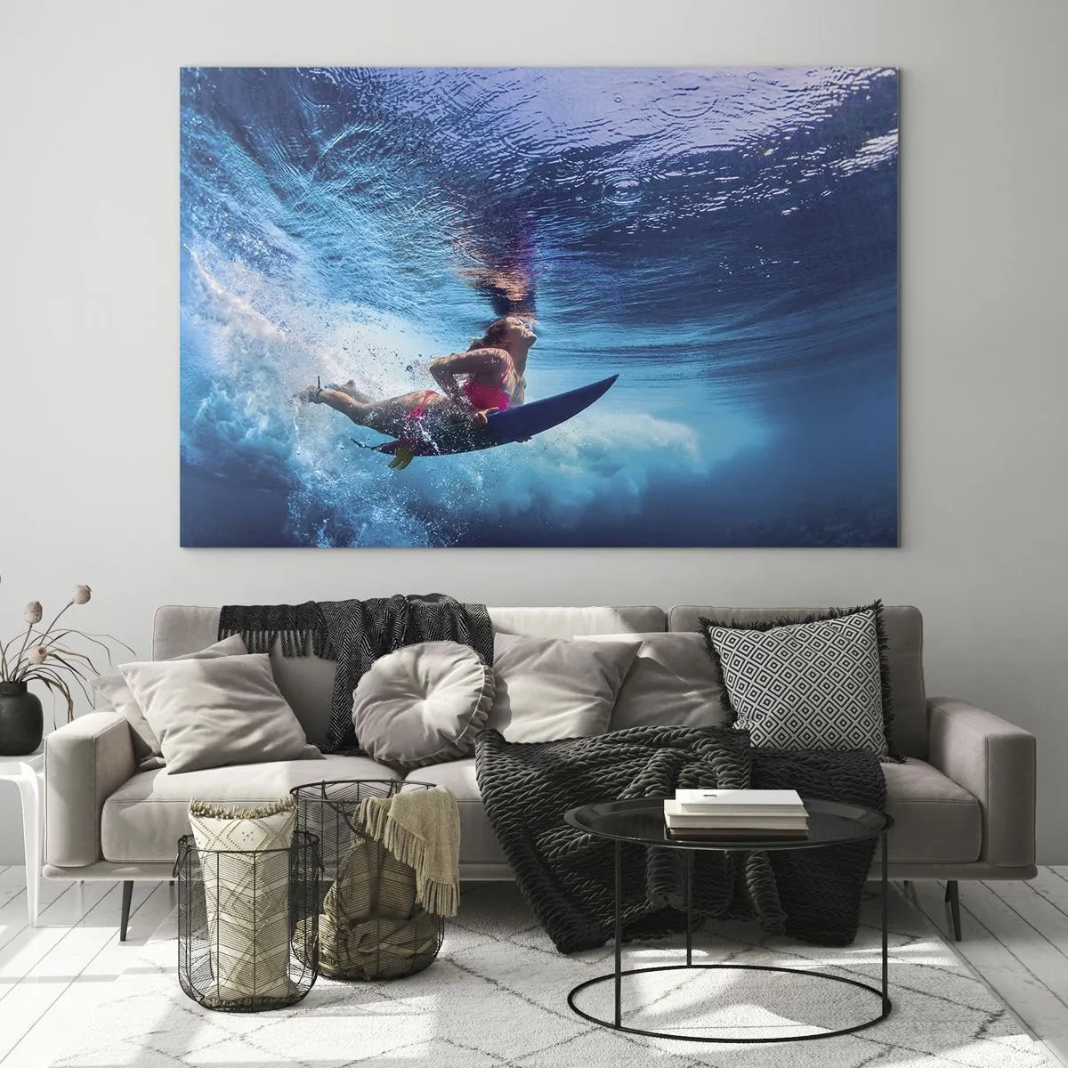 Quadro em vidro - Uma cena subaquática com um surfista em ação dinâmica - 70x50cm - Profundidade da alegria - Decoração de parede moderna para a sala de estar e quarto ARTTOR