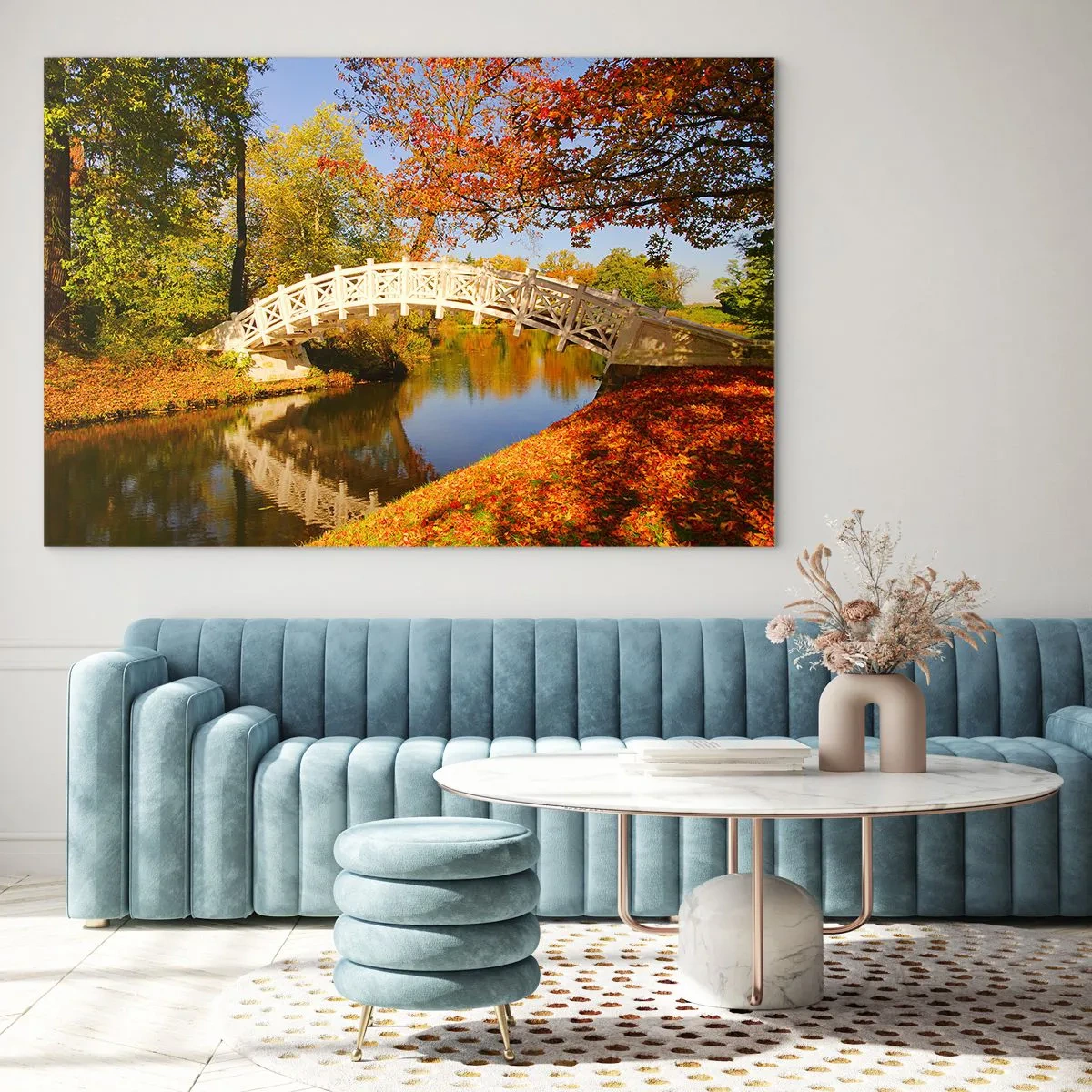 Quadro em vidro - Uma ponte de madeira sobre um rio cercada por cores de outono - 70x50cm - Na ponte branca dos suspiros - Decoração de parede moderna para a sala de estar e quarto ARTTOR