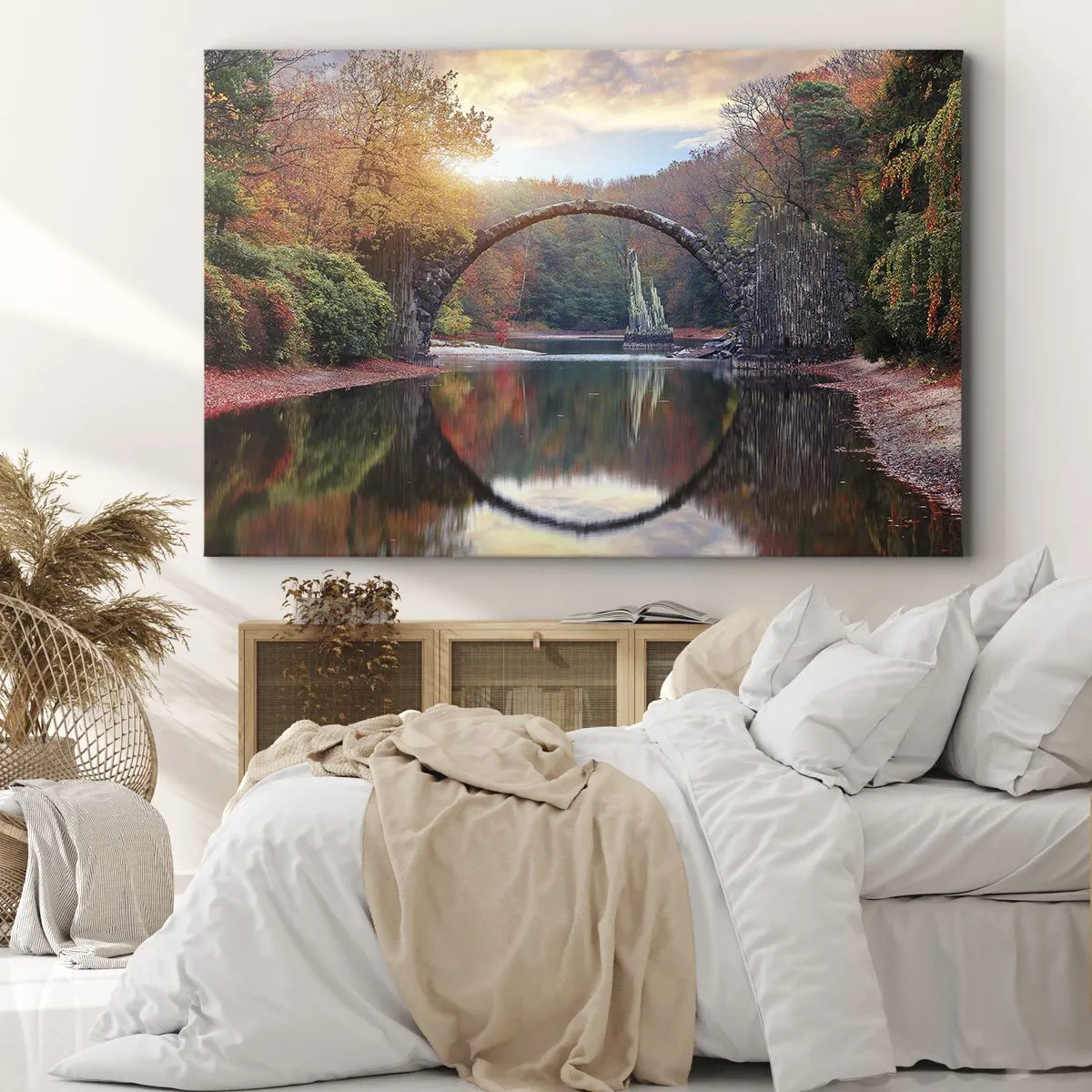 Quadro em tela - Uma ponte de pedra em uma paisagem de outono sobre águas calmas - 70x50cm - Do outro lado do espelho - Decoração de parede moderna para a sala de estar e quarto ARTTOR