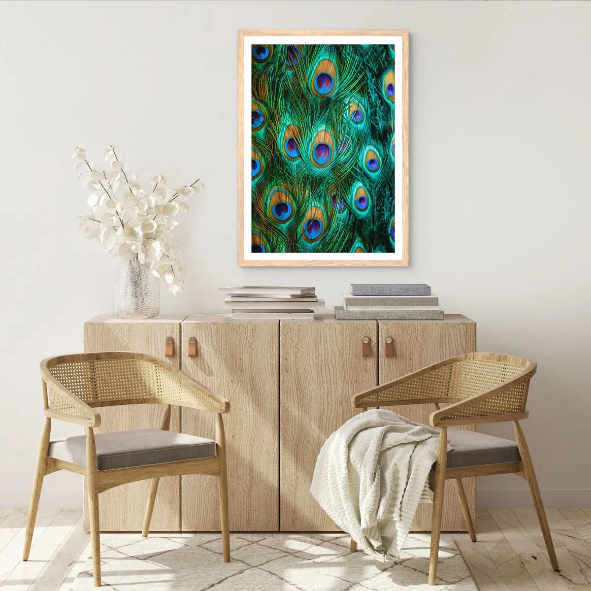 Pôster com moldura de carvalho claro - Um olhar de pavão - 30x40 cm