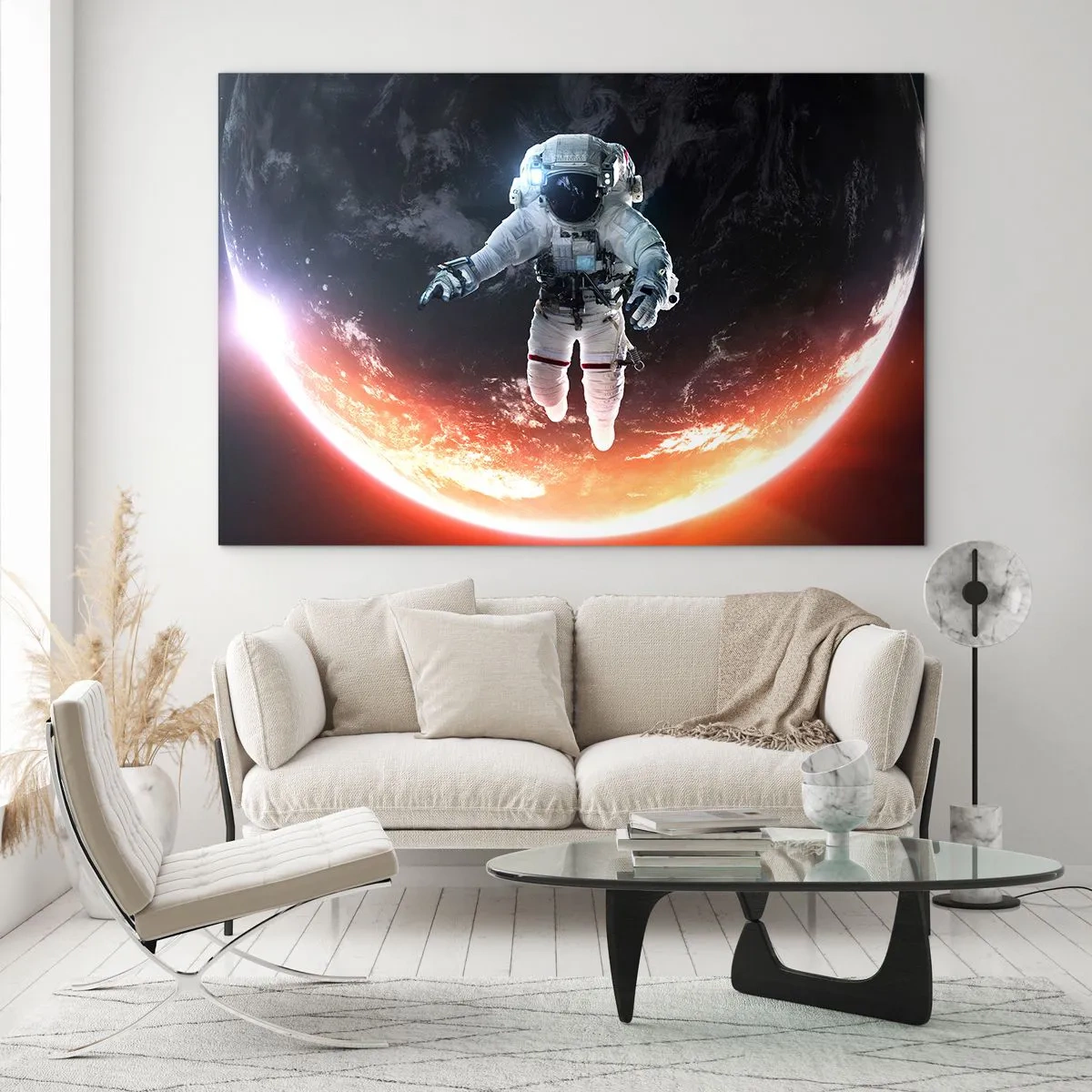 Quadro em vidro - Astronauta no espaço com um planeta ao fundo - 70x50cm - Posso ficar um pouco mais? - Decoração de parede moderna para a sala de estar e quarto ARTTOR