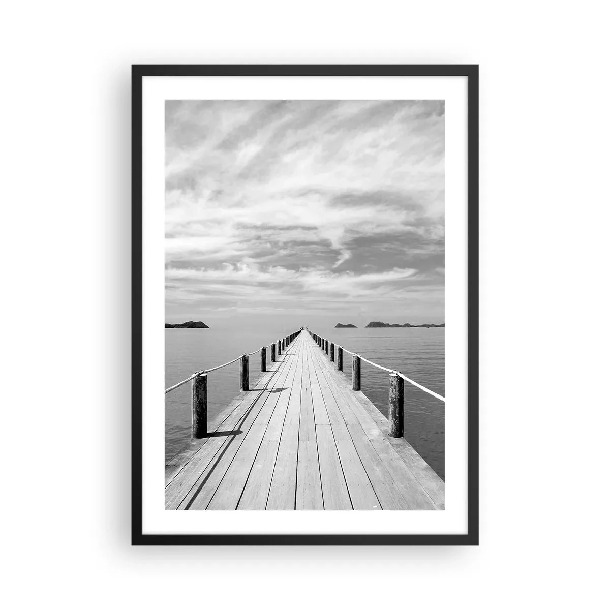 Pôster com moldura preta - Um píer de madeira que se estende ao longe através de águas calmas - 50x70cm - Talvez uma viagem... - Decoração de parede moderna para a sala de estar e quarto ARTTOR