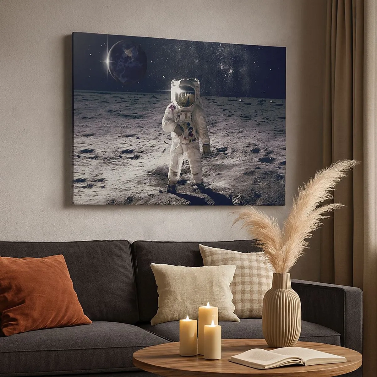 Quadro em tela - Astronauta na superfície da Lua com a Terra ao fundo - 70x50cm - Saudações da Lua - Decoração de parede moderna para a sala de estar e quarto ARTTOR