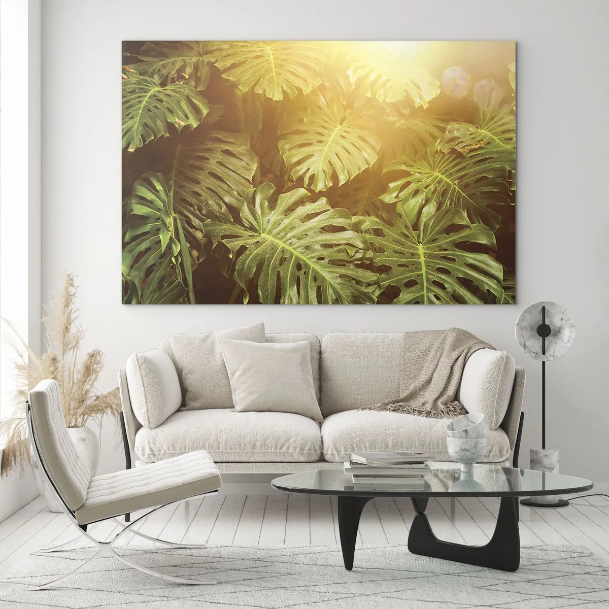 Quadro em vidro - Folhas verdes de monstera na luz dourada do sol tropical - 70x50cm - Um mergulho na vegetação - Decoração de parede moderna para a sala de estar e quarto ARTTOR