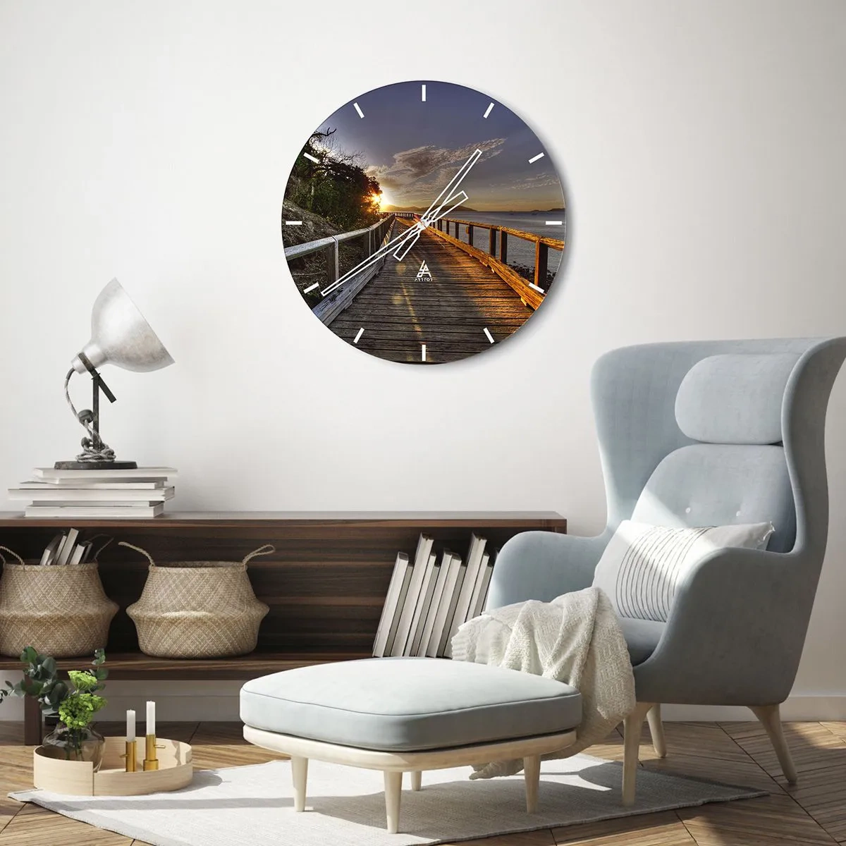 Relógio de parede - Relógio em vidro - Um cais sobre a água ao pôr do sol - 30x30cm - Caminhada constante em direção ao sol - Decoração de parede moderna para a sala de estar, cozinha e quarto ARTTOR