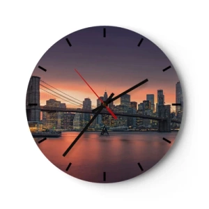 Relógio de parede - Relógio em vidro - Panorama da cidade com a ponte ao pôr do sol - 30x30cm - Imersa no silêncio lilás - Decoração de parede moderna para a sala de estar, cozinha e quarto ARTTOR