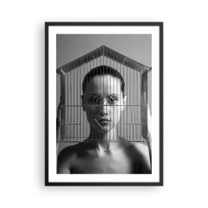 Pôster com moldura preta - Mulher atrás de uma gaiola de metal com um coração em preto e branco - 50x70cm - Retrato um pouco surreal - Decoração de parede moderna para a sala de estar e quarto ARTTOR