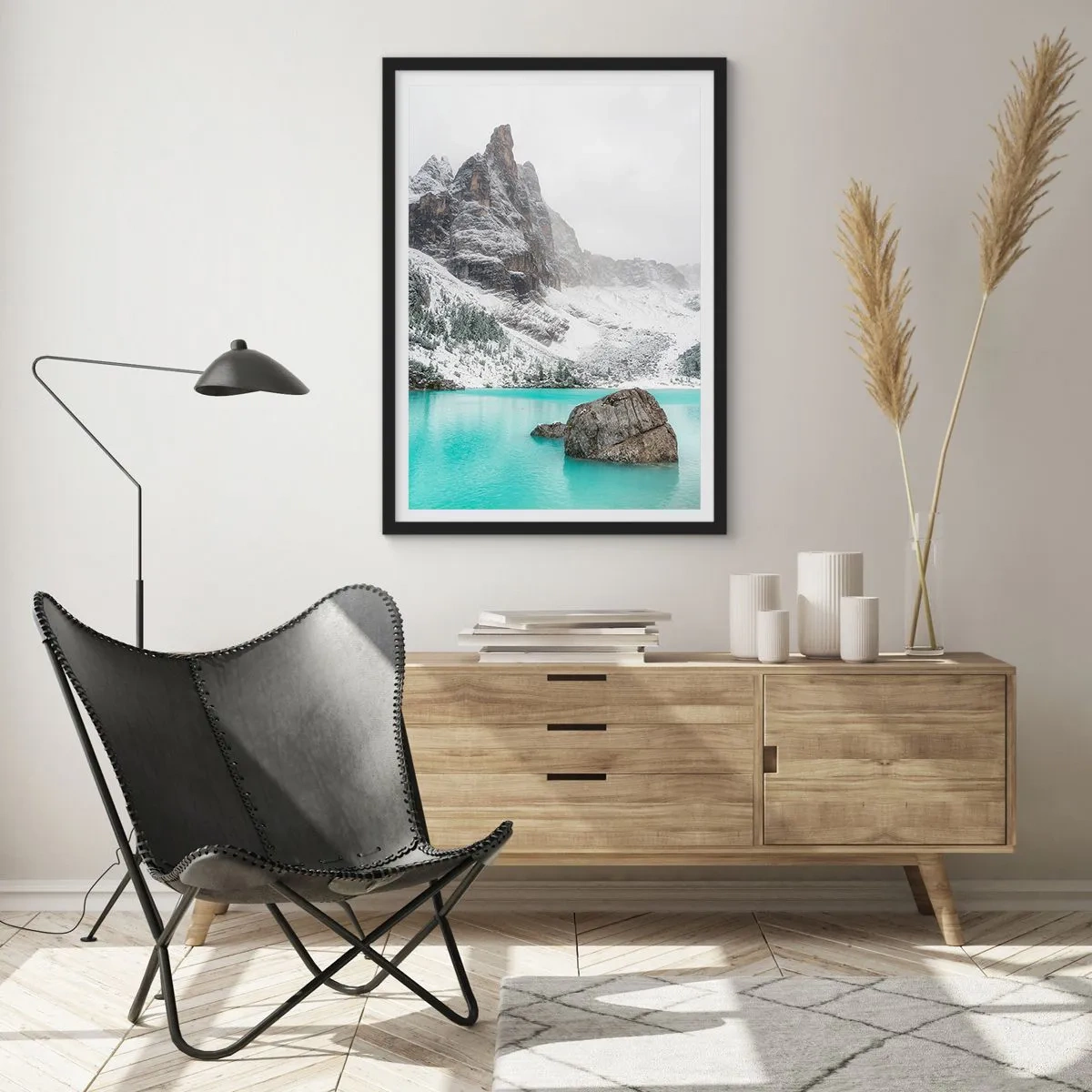 Pôster com moldura preta - Um lago de montanha com águas azul-turquesa cercado por picos nevados - 50x70cm - Na guarda - Decoração de parede moderna para a sala de estar e quarto ARTTOR