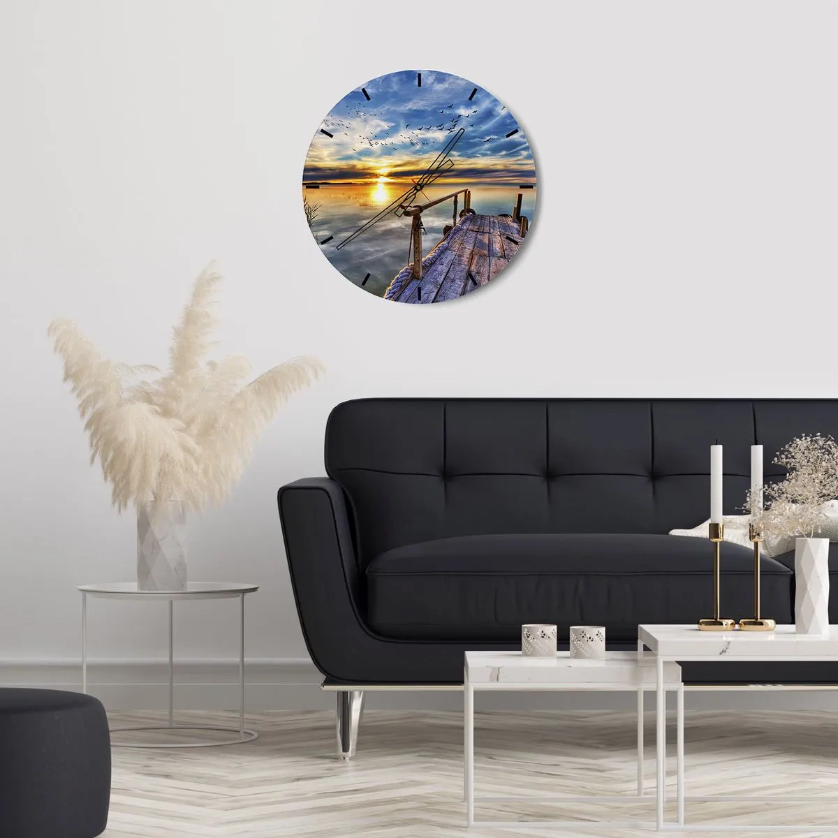 Relógio de parede - Relógio em vidro - Cais de madeira sobre o lago ao pôr do sol - 30x30cm - O vento descansa - Decoração de parede moderna para a sala de estar, cozinha e quarto ARTTOR