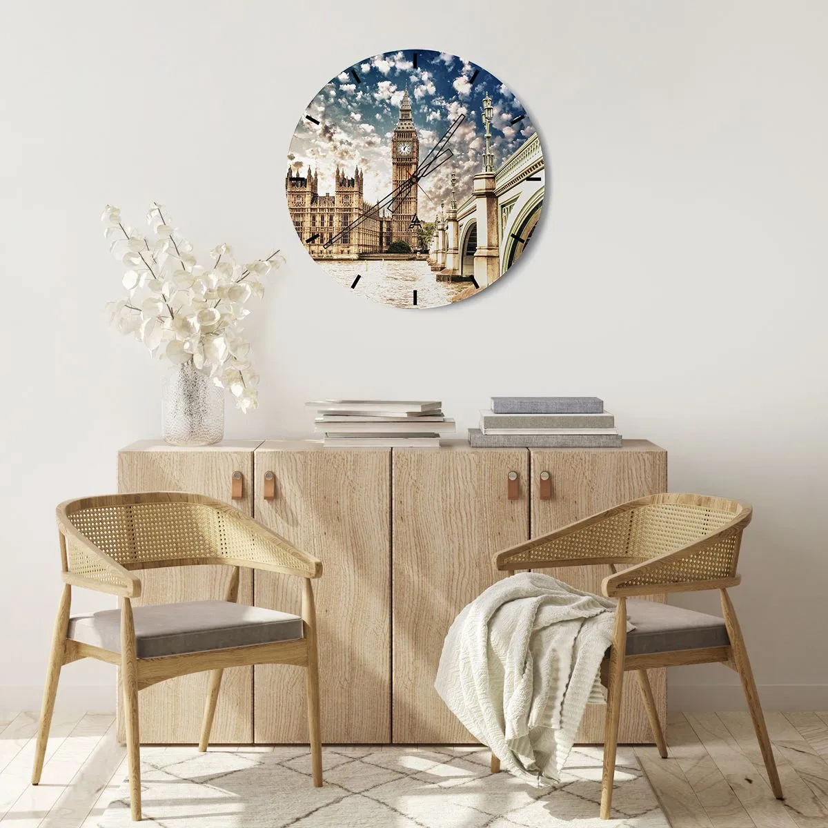 Relógio de parede - Relógio em vidro - O Big Ben e a Ponte do Tâmisa em Londres em um dia ensolarado - 30x30cm - Nuvens emplumadas sobre o Tamisa - Decoração de parede moderna para a sala de estar, cozinha e quarto ARTTOR