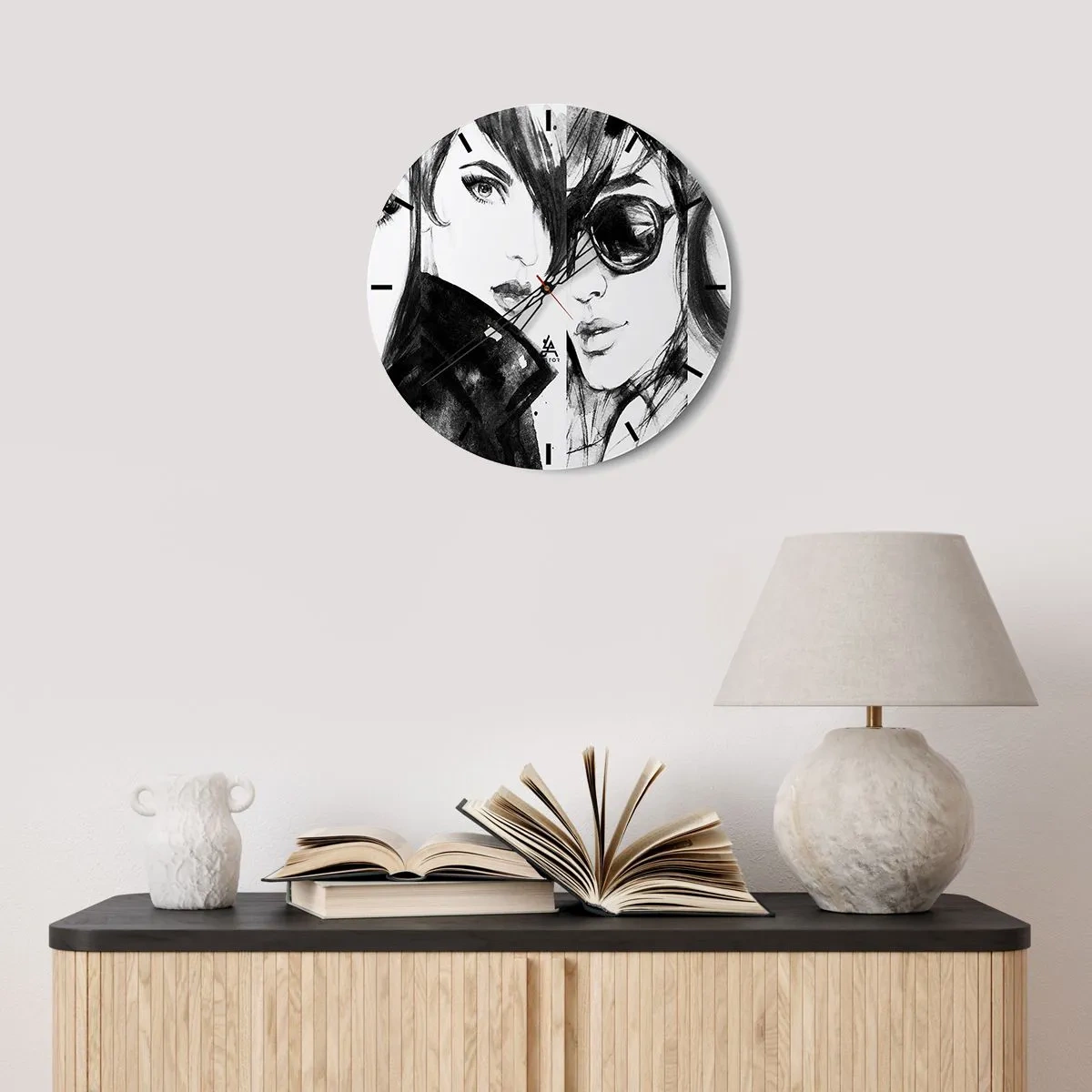 Relógio de parede - Relógio em vidro - Duas silhuetas femininas em estilo esboçado - 30x30cm - Beleza multiplicada - Decoração de parede moderna para a sala de estar, cozinha e quarto ARTTOR