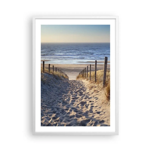 Pôster em moldura branca - O som do mar, o canto dos pássaros, a praia selvagem entre a relva... - 50x70 cm