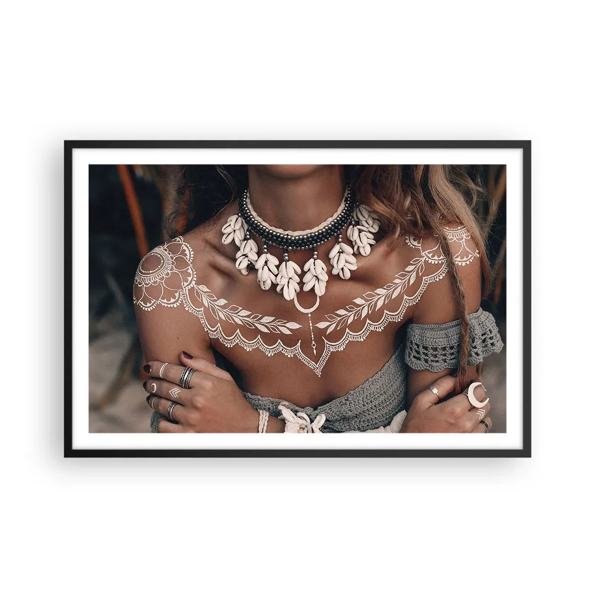 Pôster com moldura preta - Talismãs, rituais de feminilidade - 91x61 cm