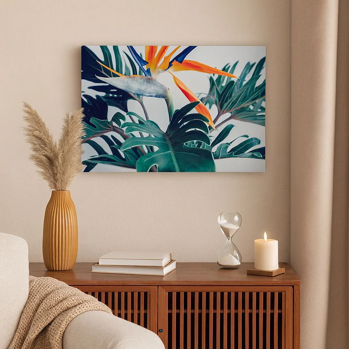 Quadro em tela - Flor de Strelitzia cercada por folhas em luz brilhante - 70x50cm - Arbusto de passarinho - Decoração de parede moderna para a sala de estar e quarto ARTTOR