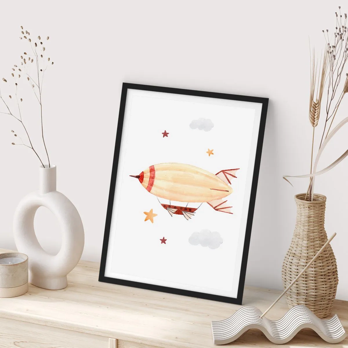 Pôster com moldura preta - Um dirigível em aquarela flutuando entre as estrelas e nuvens. - 50x70cm - Dirigível - Decoração de parede moderna para a sala de estar e quarto ARTTOR