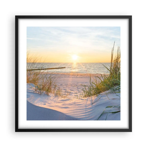 Pôster com moldura preta - O som do mar, o canto dos pássaros, a praia selvagem entre a relva... - 50x50 cm