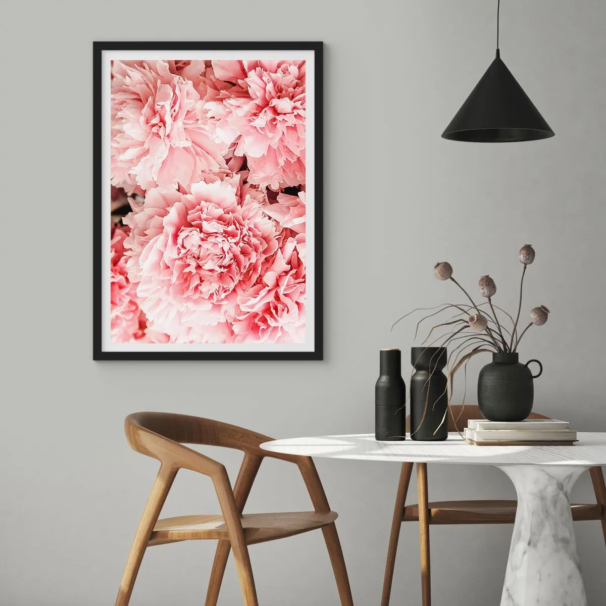 Pôster com moldura preta - Delicadas peônias rosas em plena floração - 50x70cm - Sonho rosa - Decoração de parede moderna para a sala de estar e quarto ARTTOR