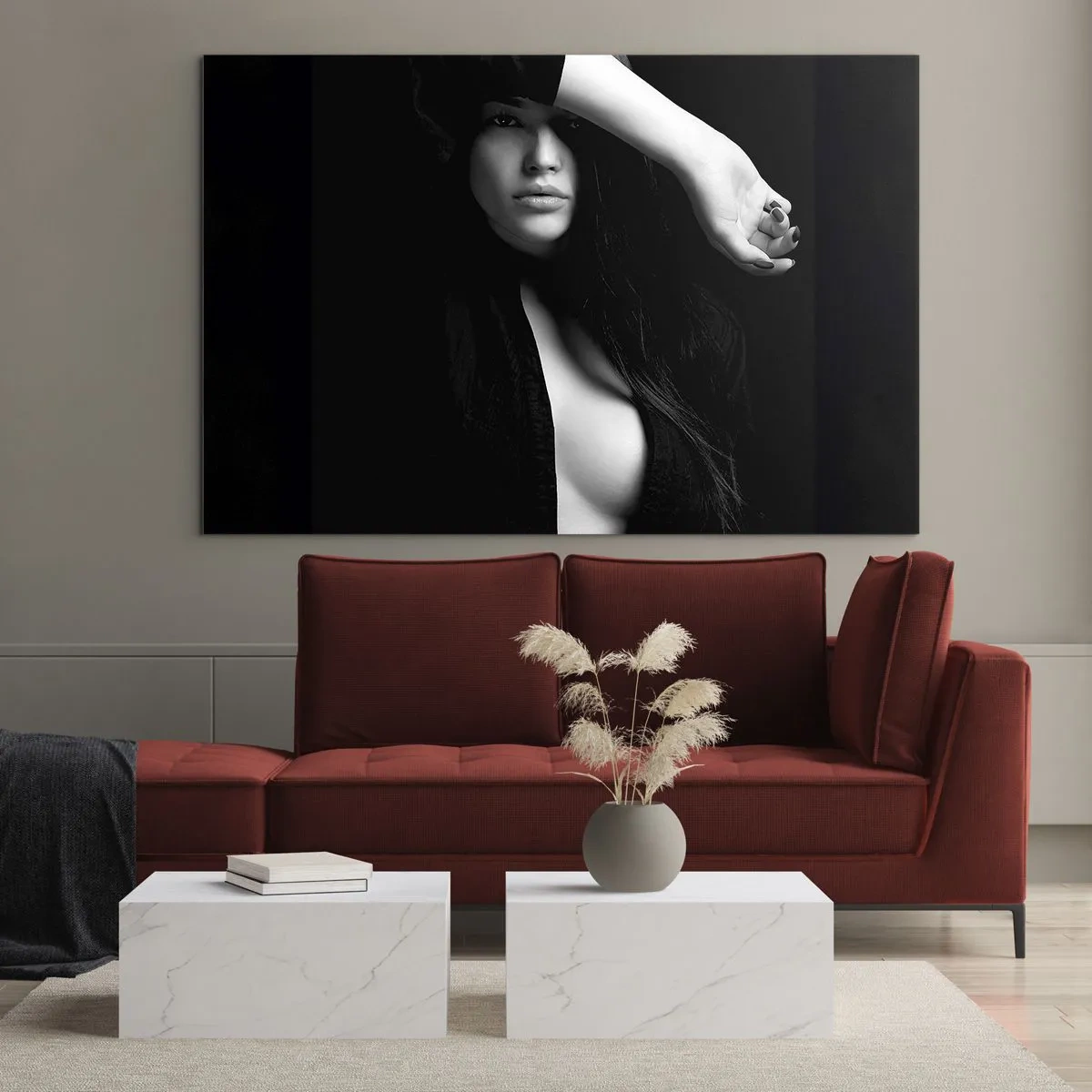 Quadro em vidro - Uma mulher de preto em uma pose sensual contra um fundo escuro - 70x50cm - Escola de sedução - Decoração de parede moderna para a sala de estar e quarto ARTTOR