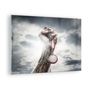 Quadro em vidro - Uma mão segurando uma medalha contra um fundo de nuvens - 70x50cm - Per aspera ad astra - Decoração de parede moderna para a sala de estar e quarto ARTTOR