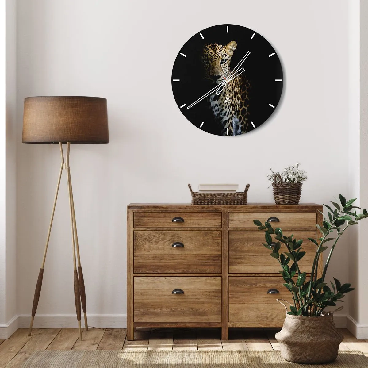 Relógio de parede - Relógio em vidro - Pantera em fundo preto com sombra parcial - 30x30cm - Beleza escura - Decoração de parede moderna para a sala de estar, cozinha e quarto ARTTOR