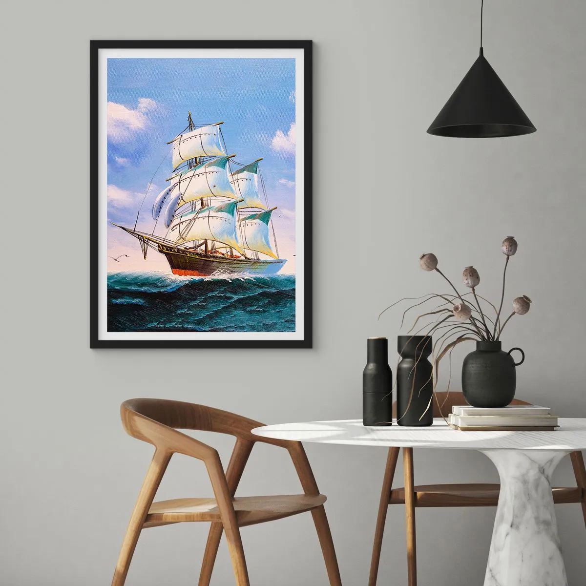 Pôster com moldura preta - Um veleiro contra o mar, velas a todo vapor - 50x70cm - Orgulhosamente com o vento - Decoração de parede moderna para a sala de estar e quarto ARTTOR