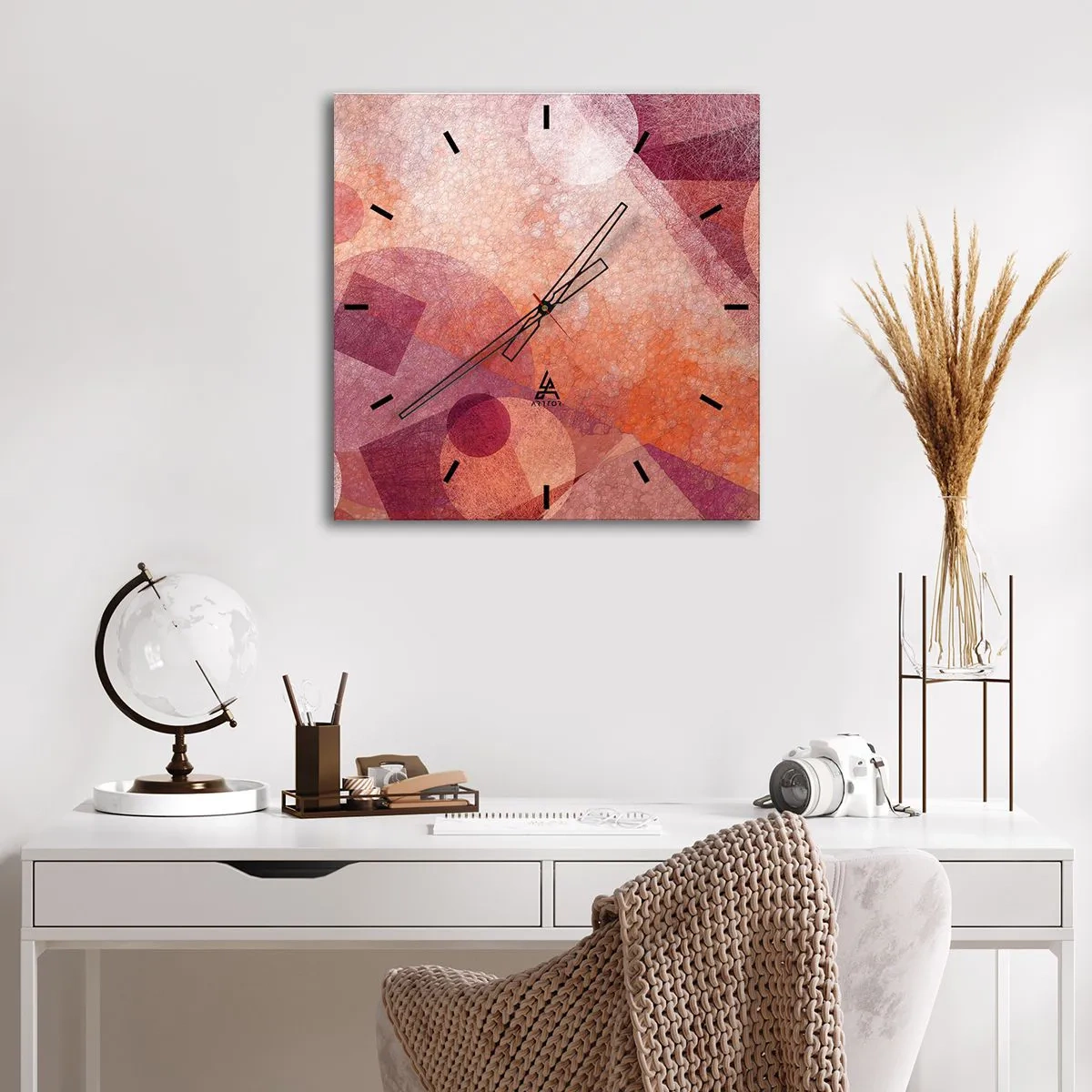 Relógio de parede - Relógio em vidro - Transformações geométricas em rosa - 30x30 cm